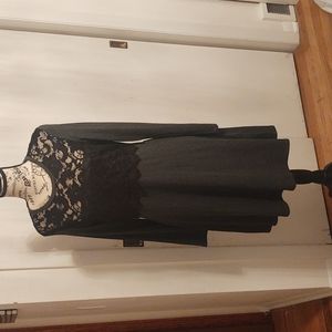 Beautiful Karen Kane Gray Long Sleeve Dress with Black Lace Accent NWT Size M